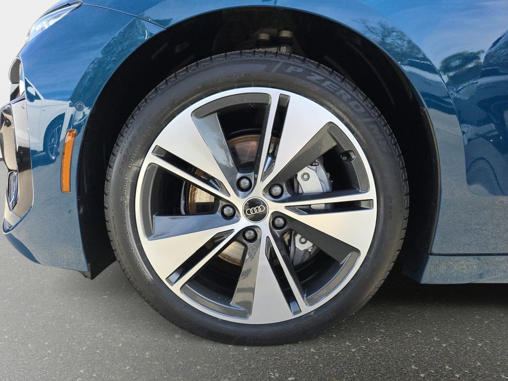 Certified 2025 Audi A6 e-tron Premium Plus w/ Premium Plus image 33