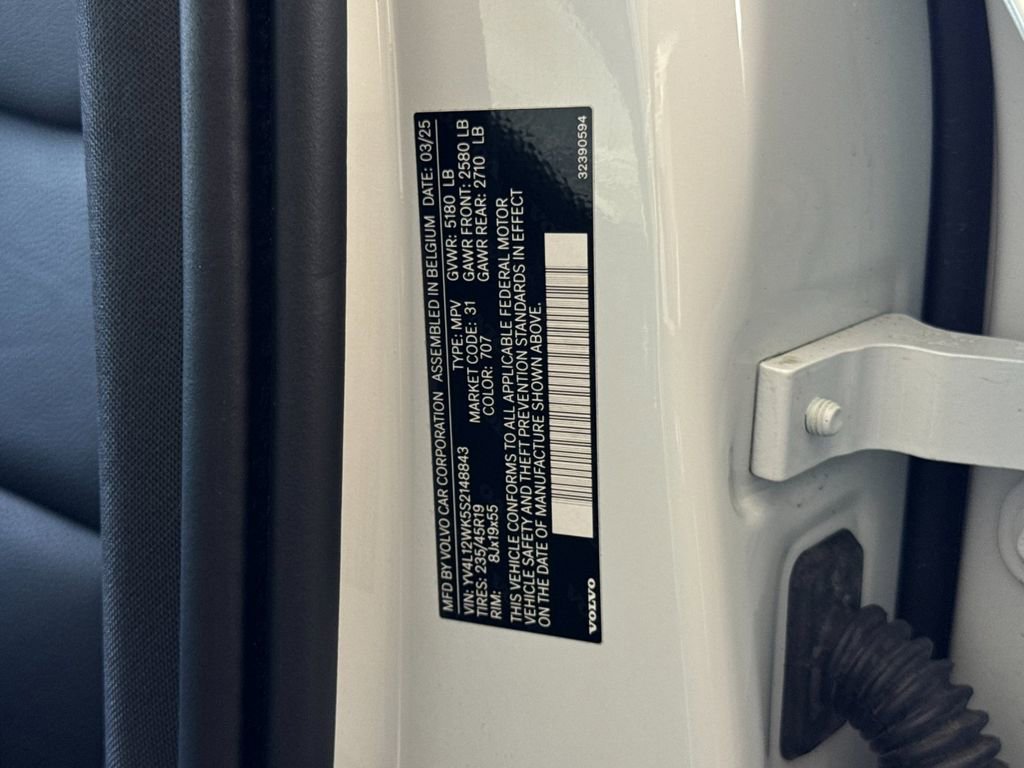 Certified 2025 Volvo V60 B5 Cross Country Plus AWD/4WD image 28
