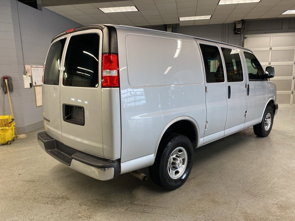 Used 2022 Chevrolet Express 2500 w/ Driver Convenience Package image 9