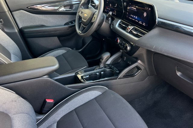 Used 2025 Chevrolet TrailBlazer LT FWD image 19