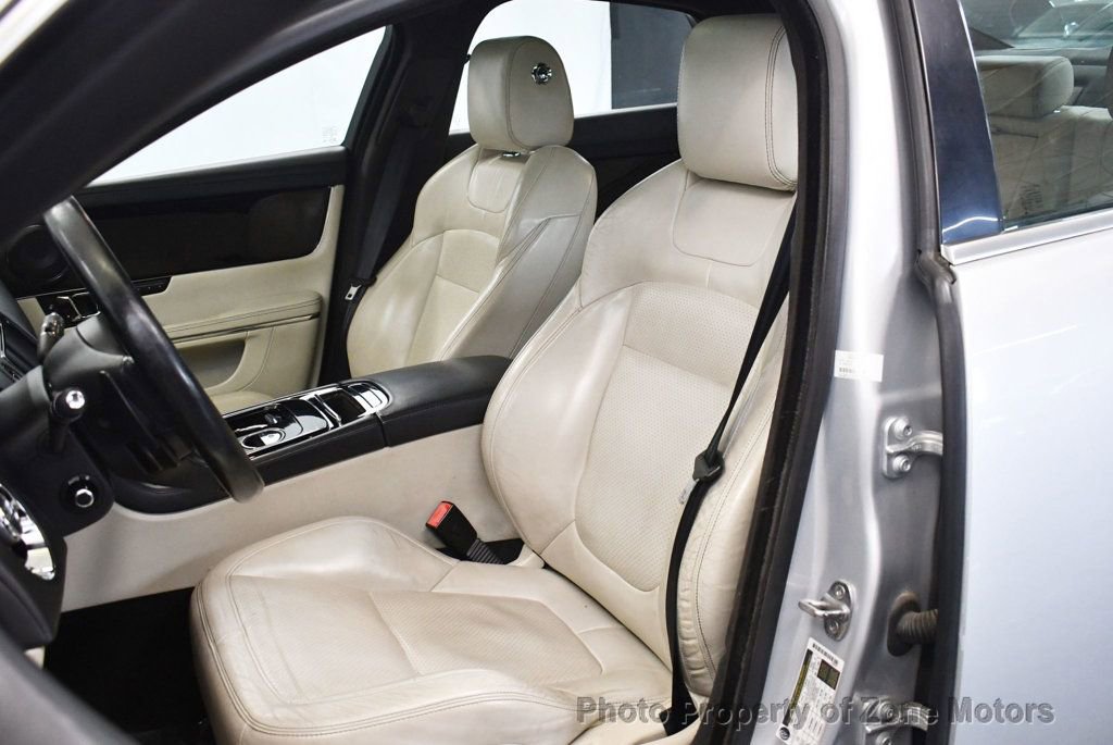 Used 2015 Jaguar XJ image 6