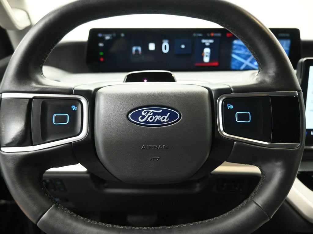 Certified 2025 Ford Expedition Active AWD/4WD image 13