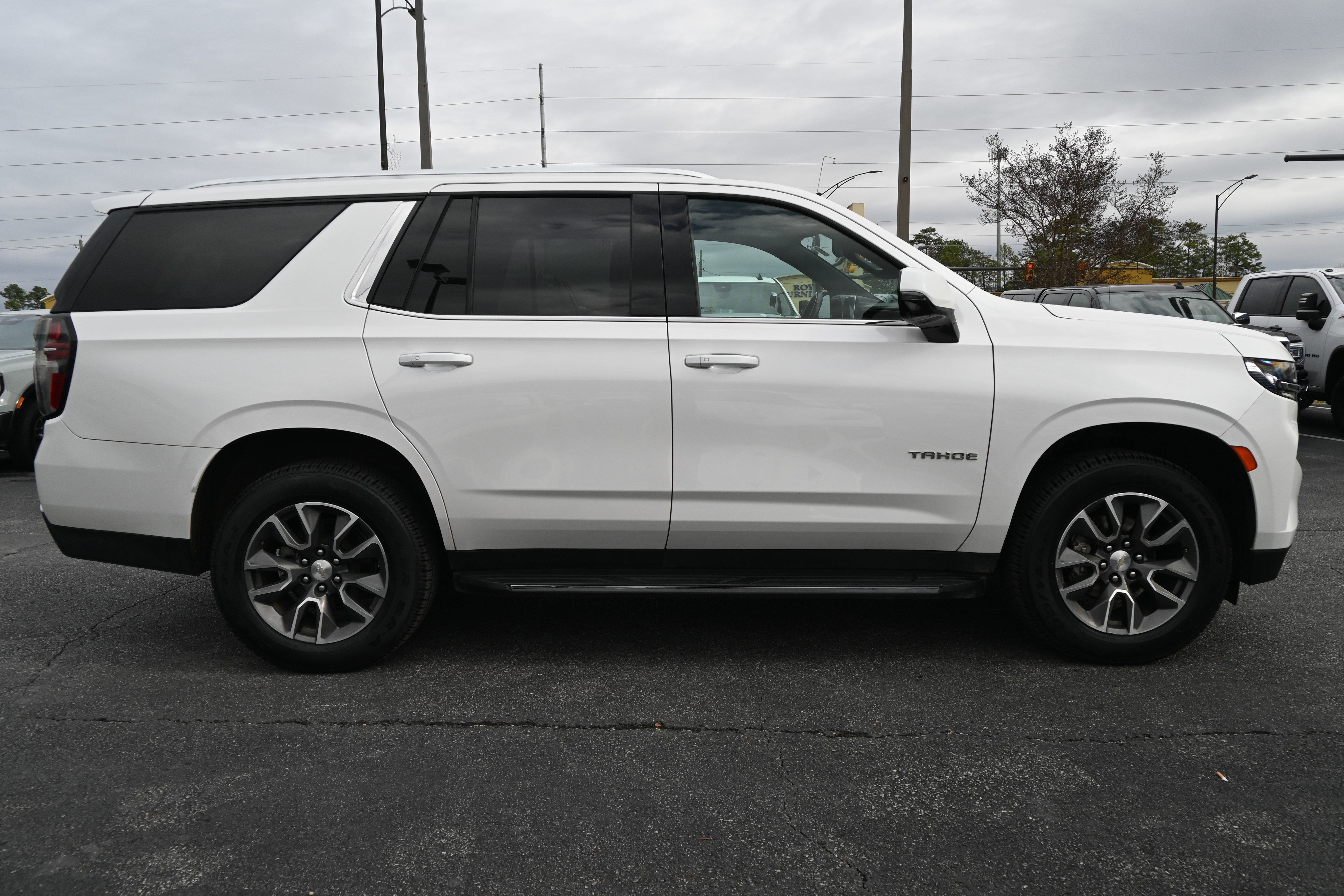 Used 2021 Chevrolet Tahoe LT w/ LT Signature Package image 12