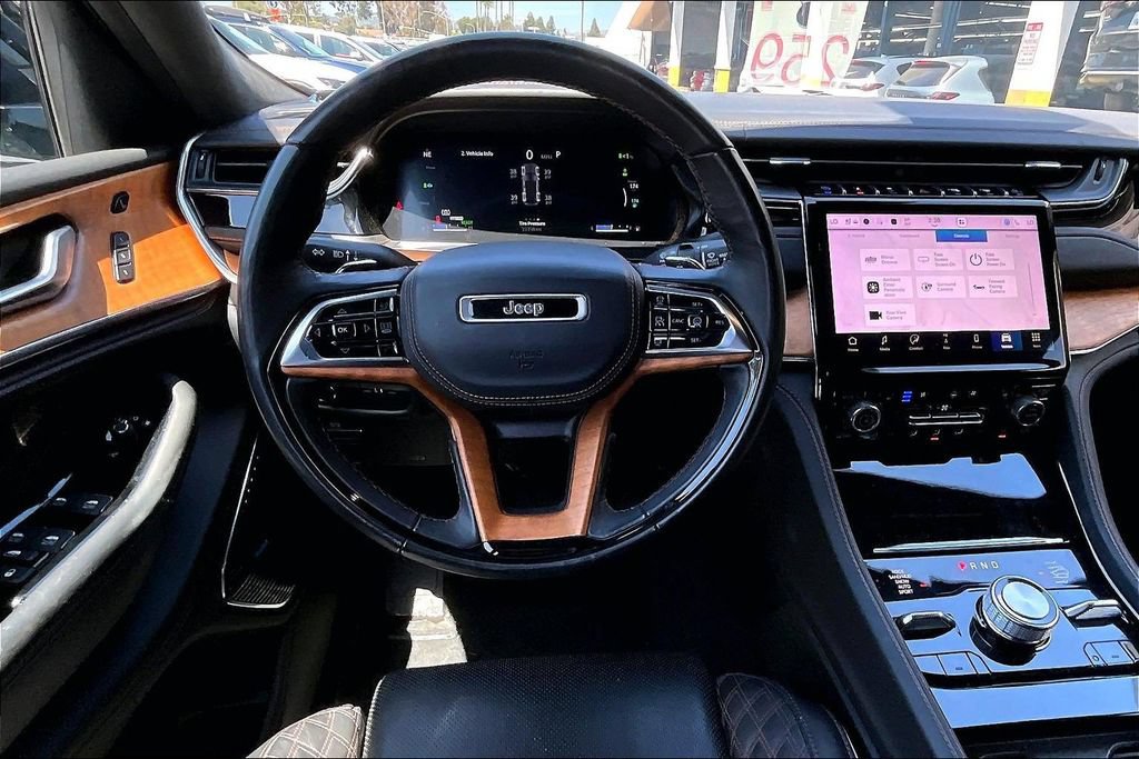 Used 2022 Jeep Grand Cherokee Summit AWD/4WD image 7