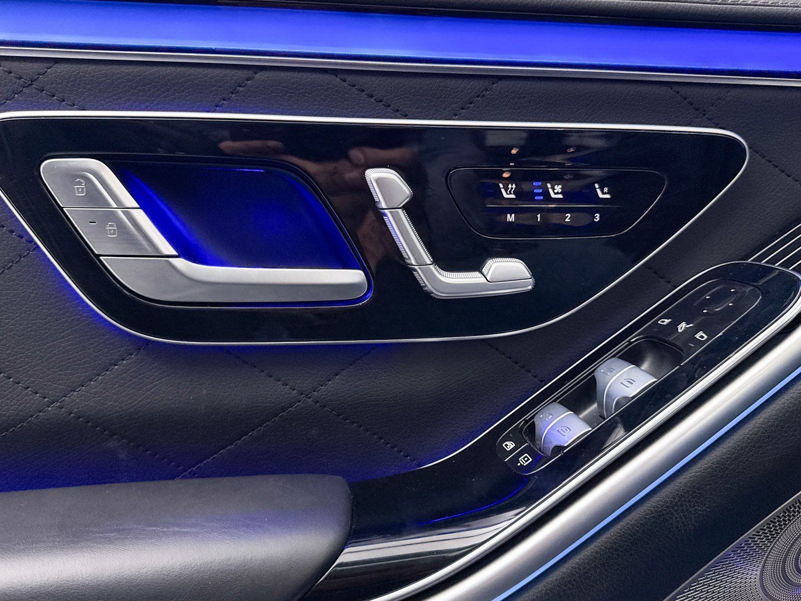 Used 2023 Mercedes-Benz S 500 4MATIC w/ AMG Line image 26