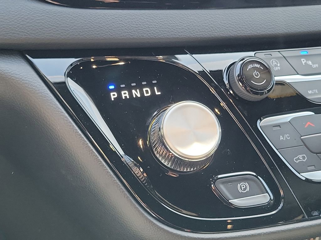 New 2025 Chrysler Voyager LX image 9