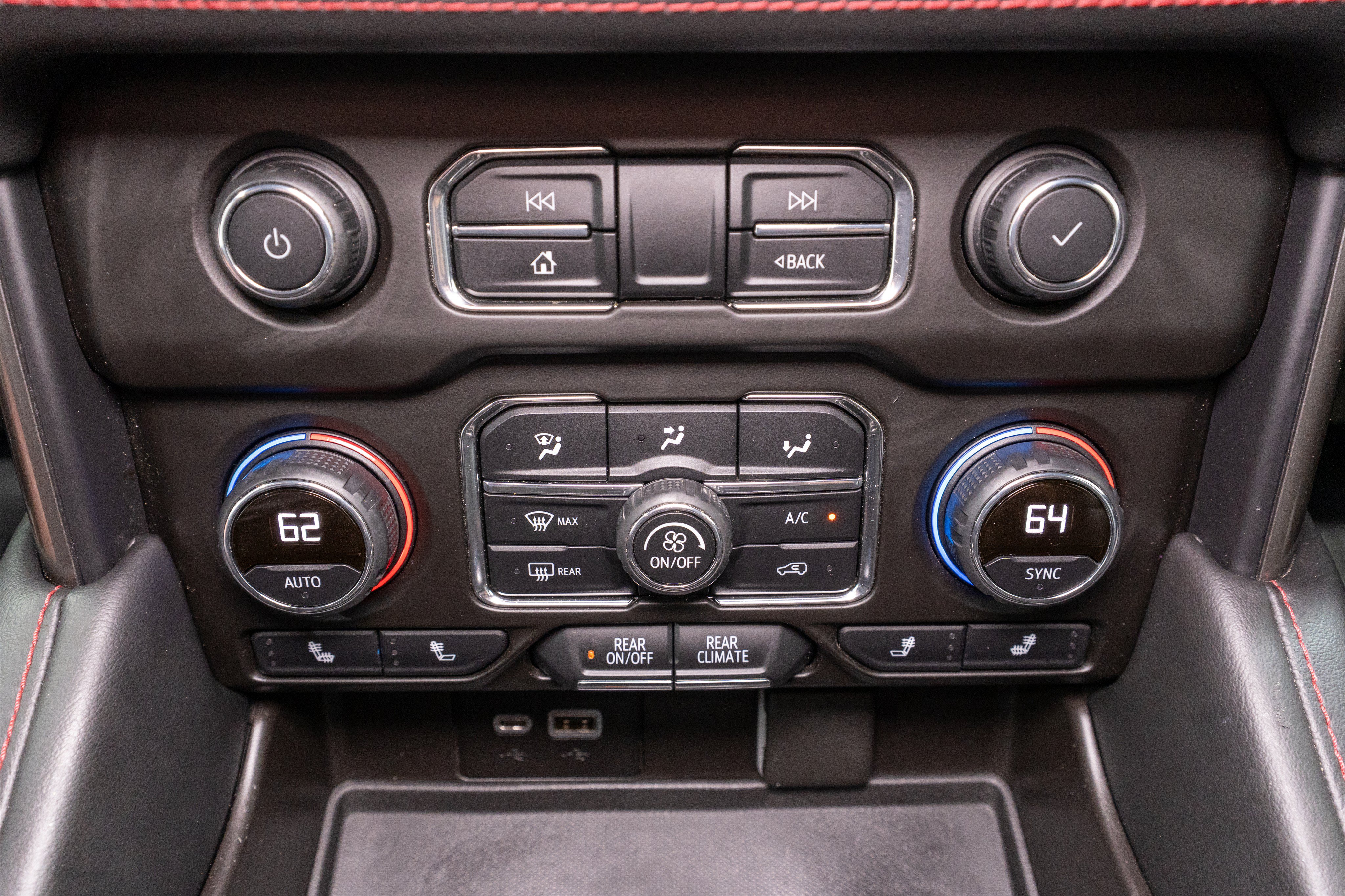 Used 2021 Chevrolet Suburban RST RWD image 20