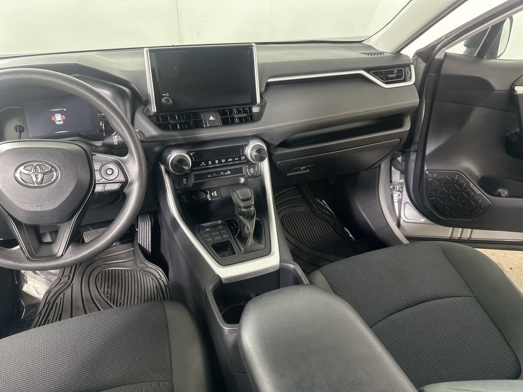 Used 2024 Toyota RAV4 LE AWD/4WD image 19