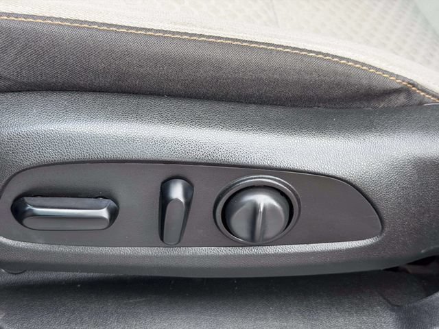 Used 2019 GMC Terrain SLE w/ Driver Convenience Package FWD image 24