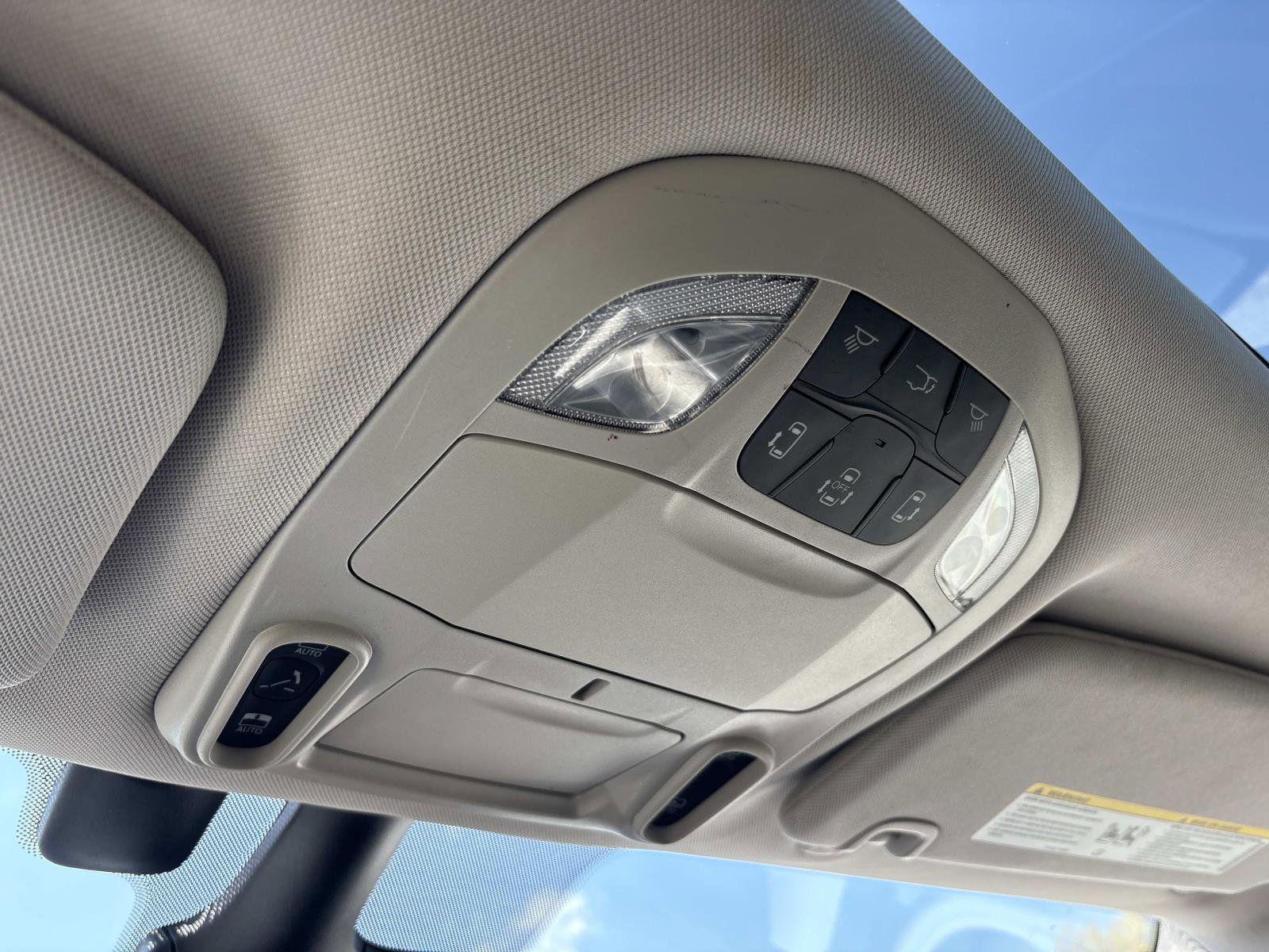 Used 2022 Chrysler Pacifica Limited image 31