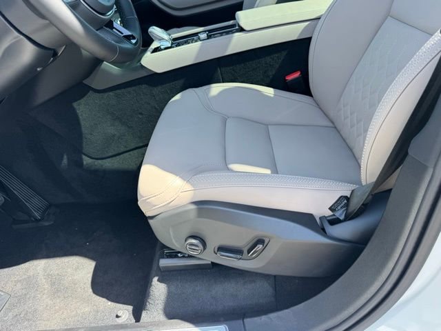 New 2026 Volvo XC90 T8 Plus image 13