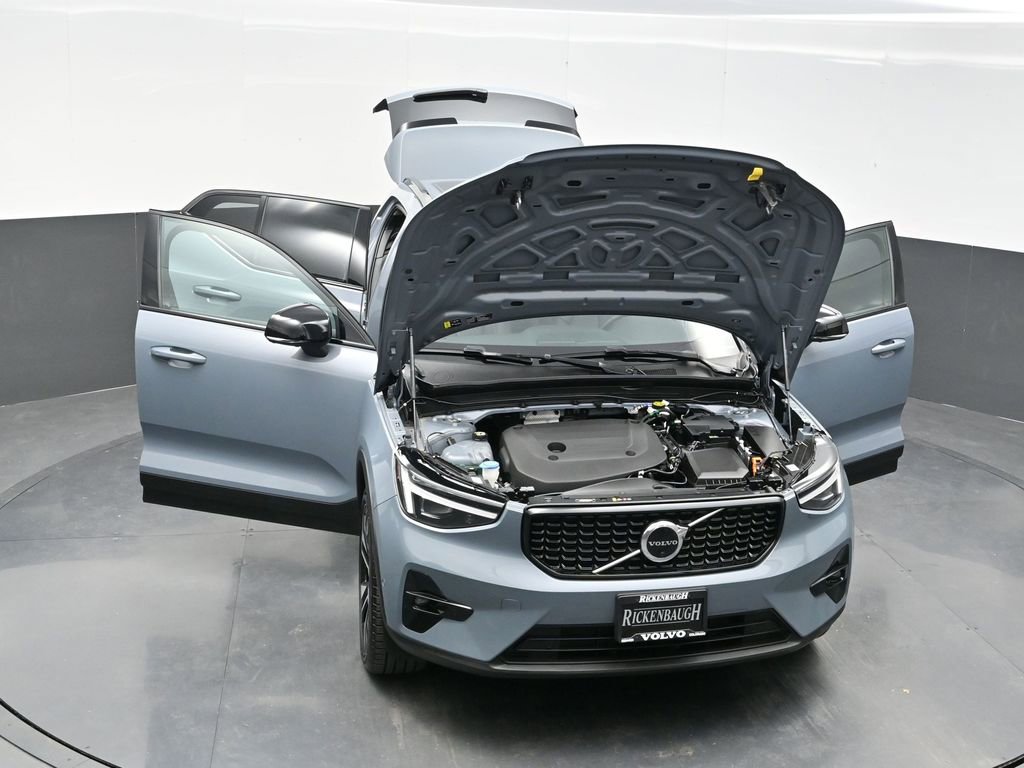 Used 2023 Volvo XC40 B5 Ultimate w/ Protection Package Premier image 40