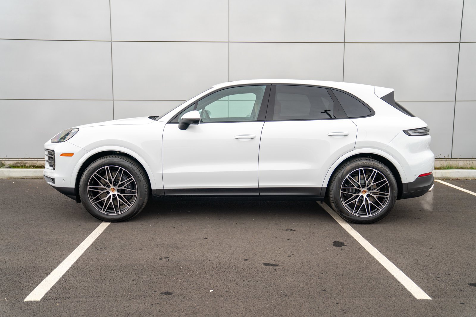 Certified 2026 Porsche Cayenne AWD/4WD image 2