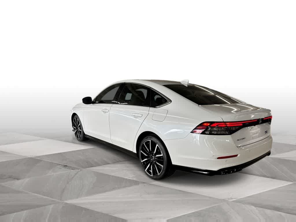 Used 2023 Honda Accord Touring image 6