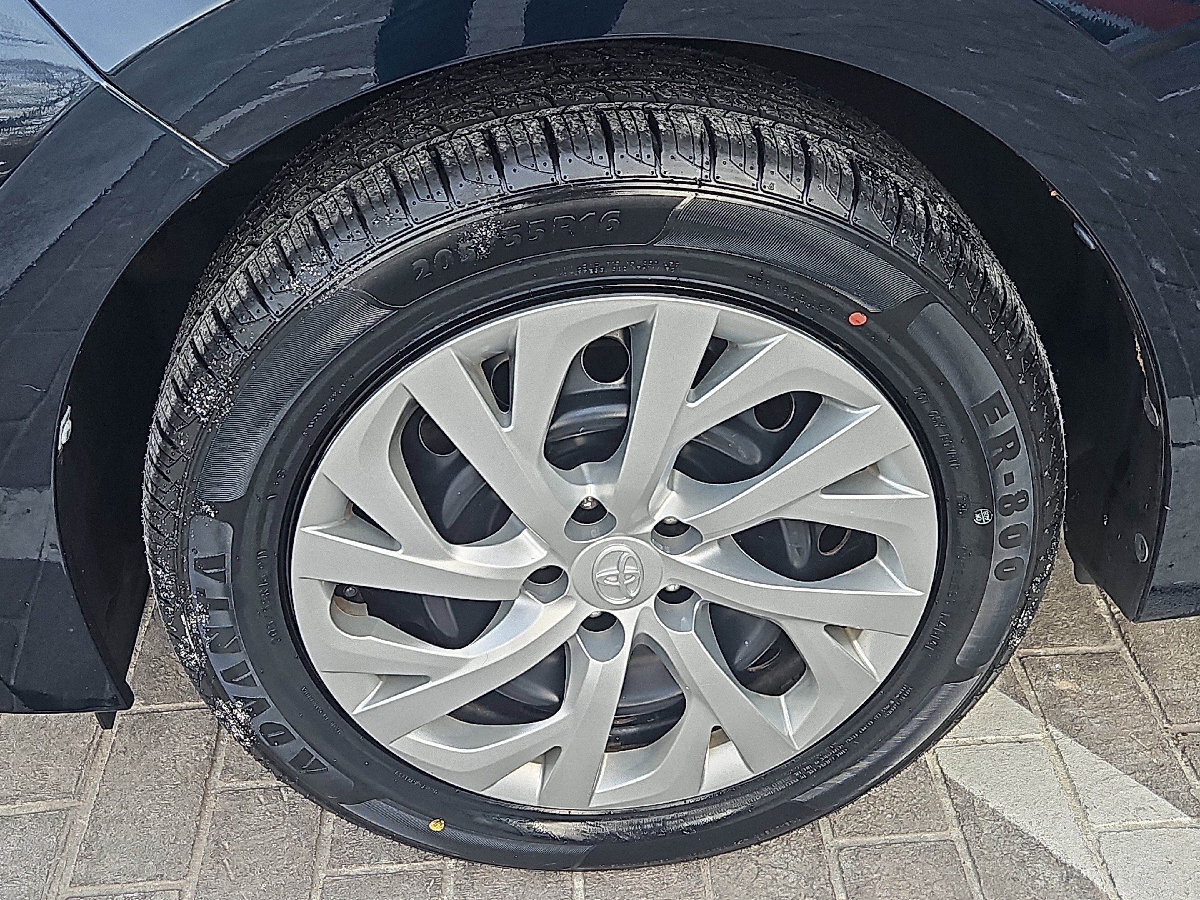 Used 2019 Toyota Corolla LE image 4