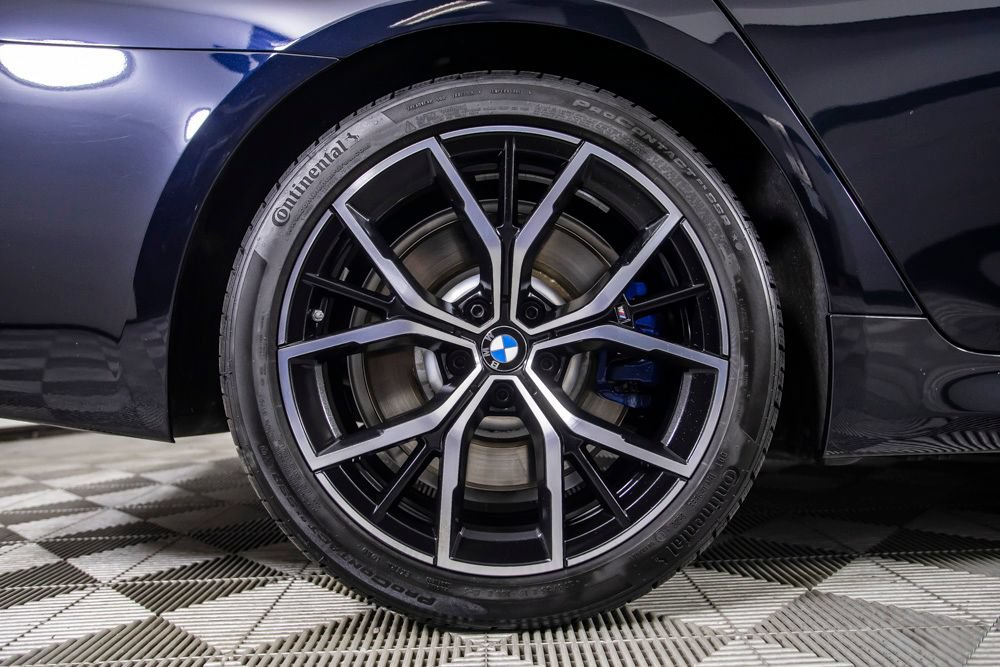 Used 2022 BMW M550i xDrive w/ Premium Package AWD/4WD image 42