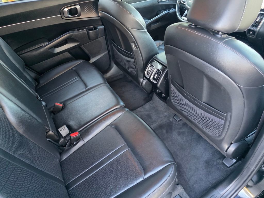Used 2022 Kia Sorento S image 31