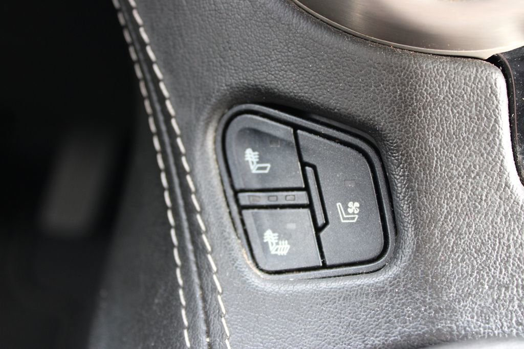 Used 2020 GMC Yukon XL Denali image 33