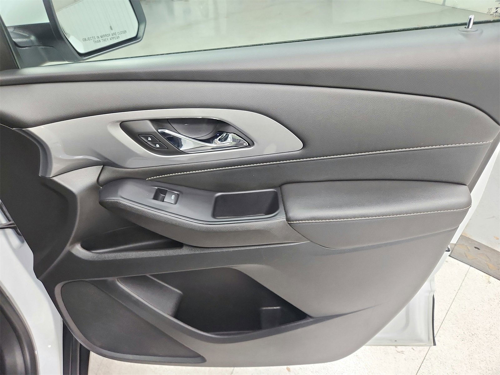 Used 2022 Chevrolet Traverse LT w/ Midnight/Sport Edition image 39