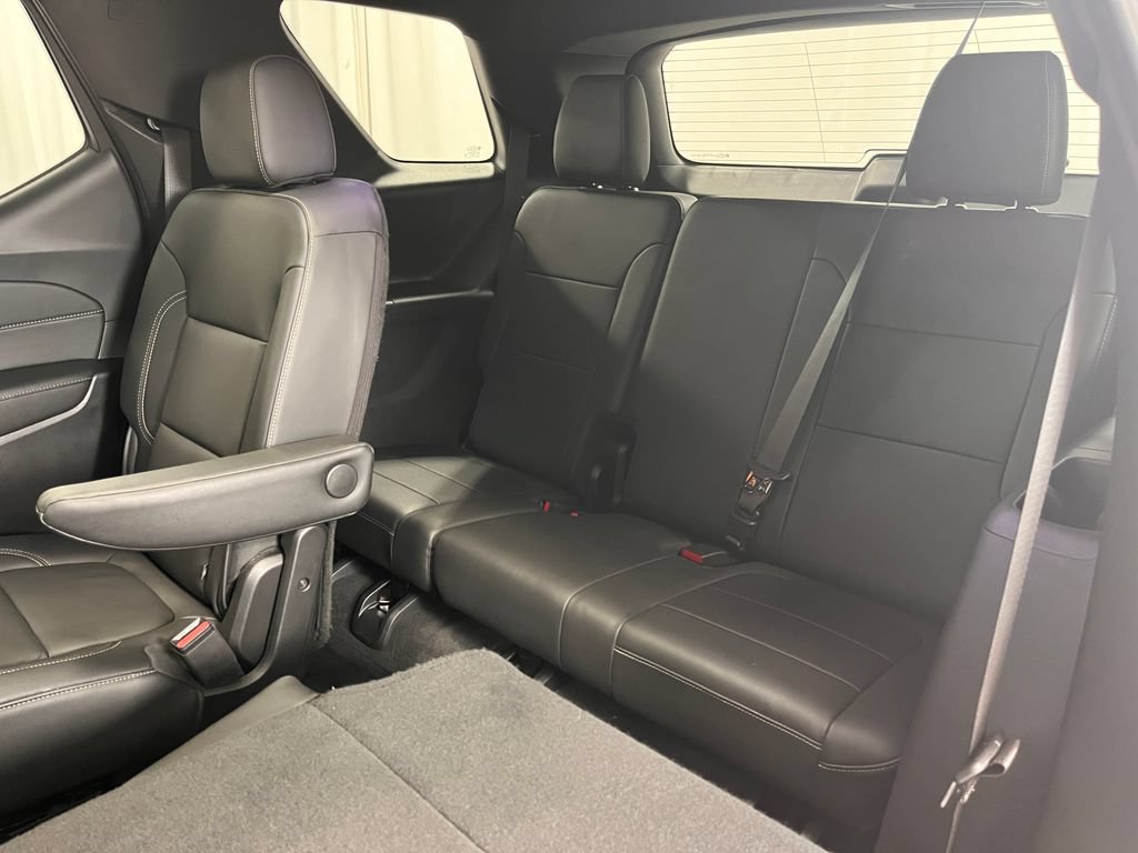 Used 2023 Chevrolet Traverse LT w/ LT Premium Package AWD/4WD image 6
