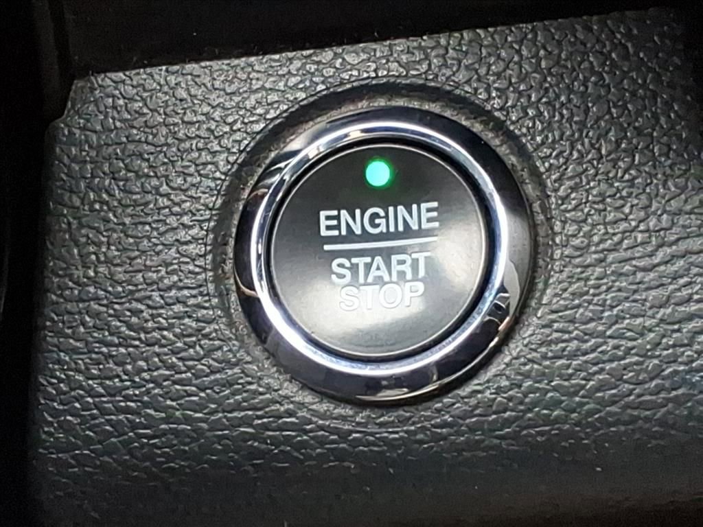 Used 2022 Ford F250 Lariat w/ Black Appearance Package image 18