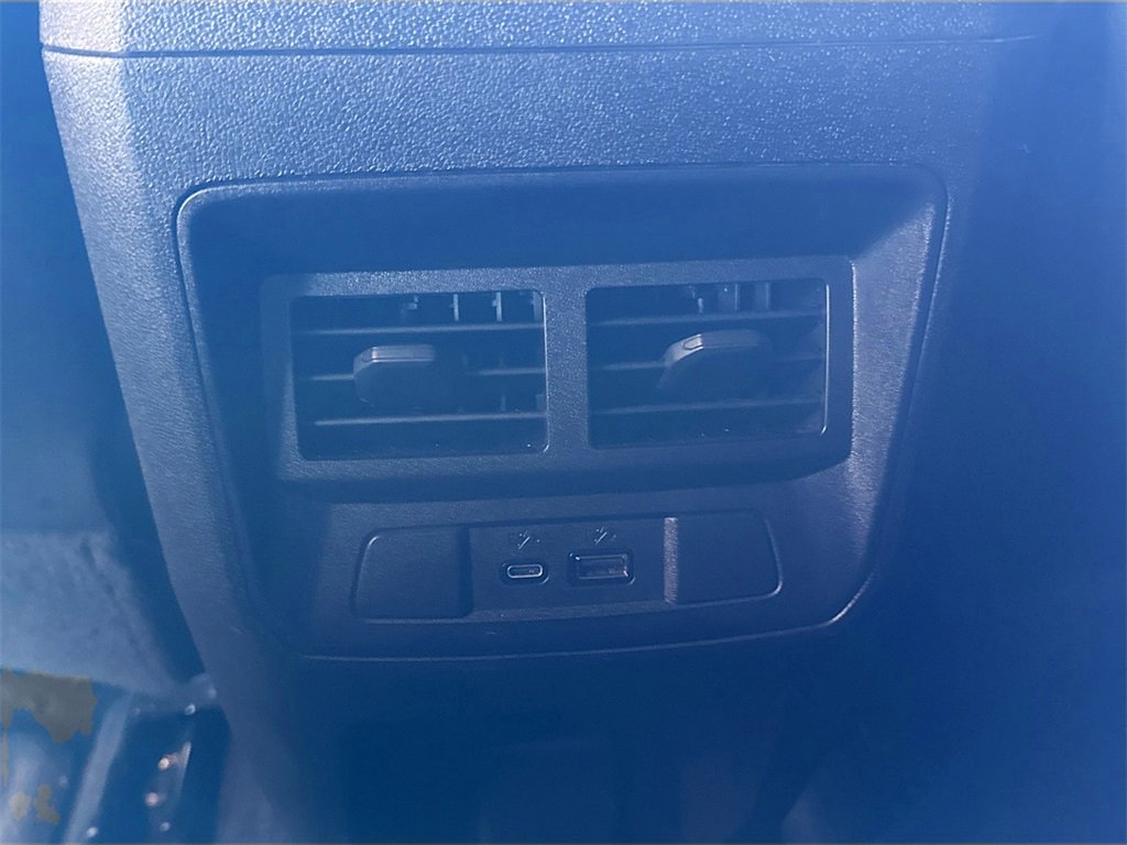 Used 2024 Chevrolet Colorado Z71 w/ Z71 Convenience Package 2 image 25