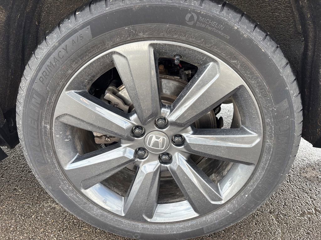 Used 2025 Honda Pilot Sport image 3