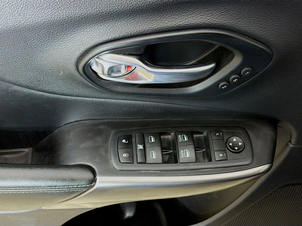 Used 2021 Jeep Cherokee Limited w/ Elite Package image 31