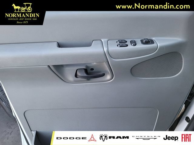 Used 2008 Ford E-350 and Econoline 350 XL RWD image 13