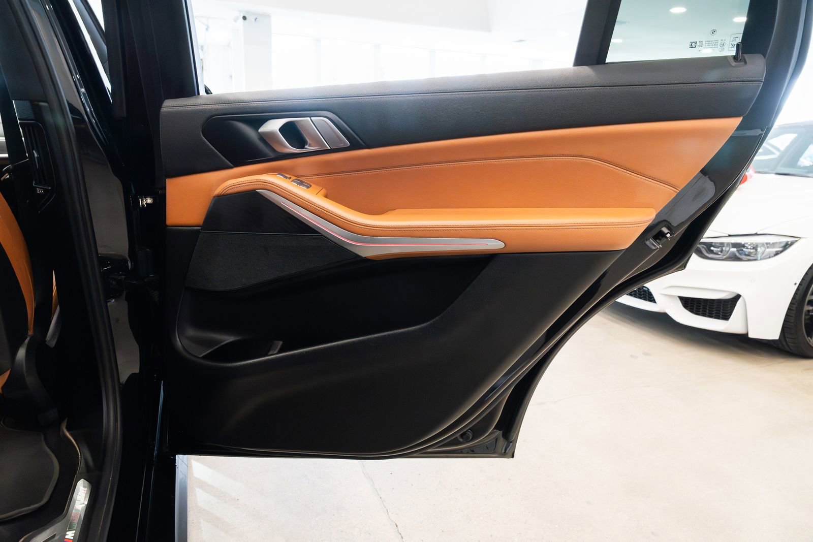 Used 2022 BMW X7 xDrive40i w/ M Sport Package image 24