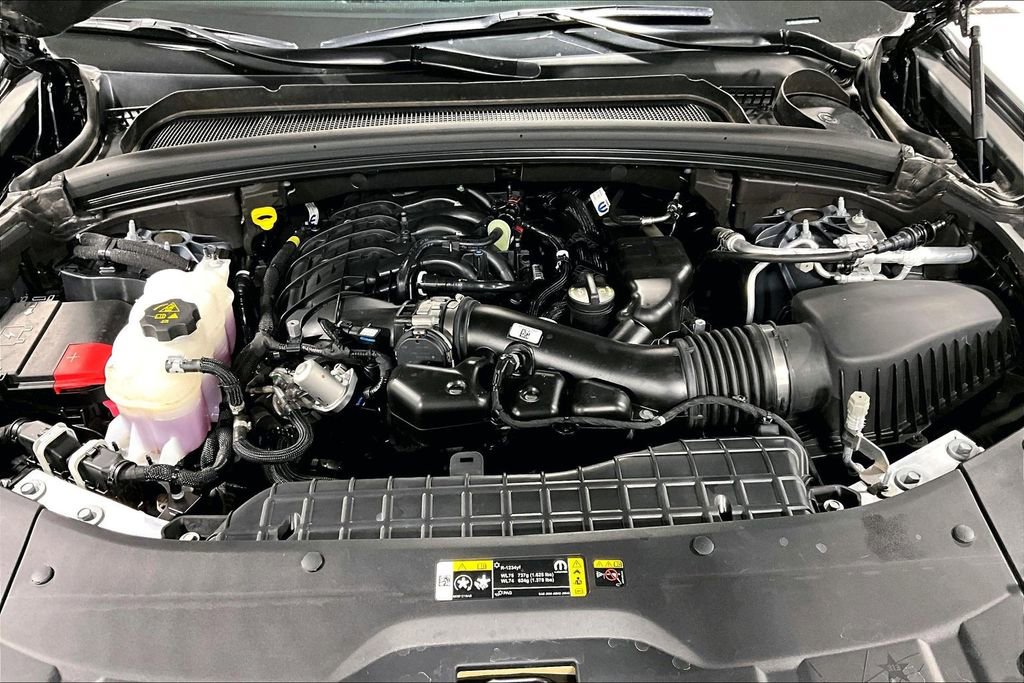 Used 2025 Jeep Grand Cherokee Limited image 12