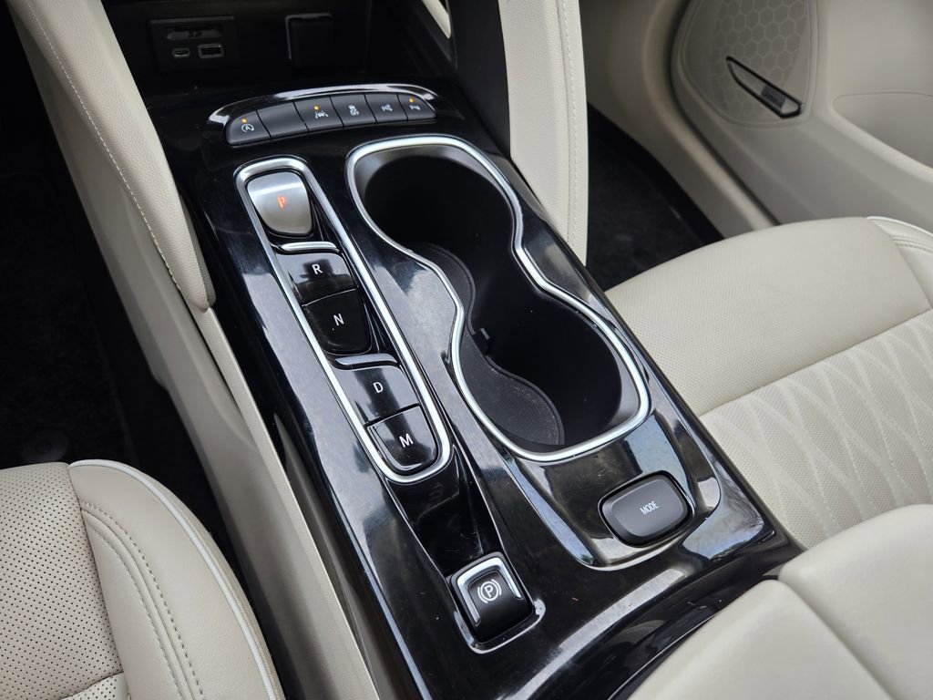 Used 2022 Buick Envision Avenir w/ Technology Package II image 18