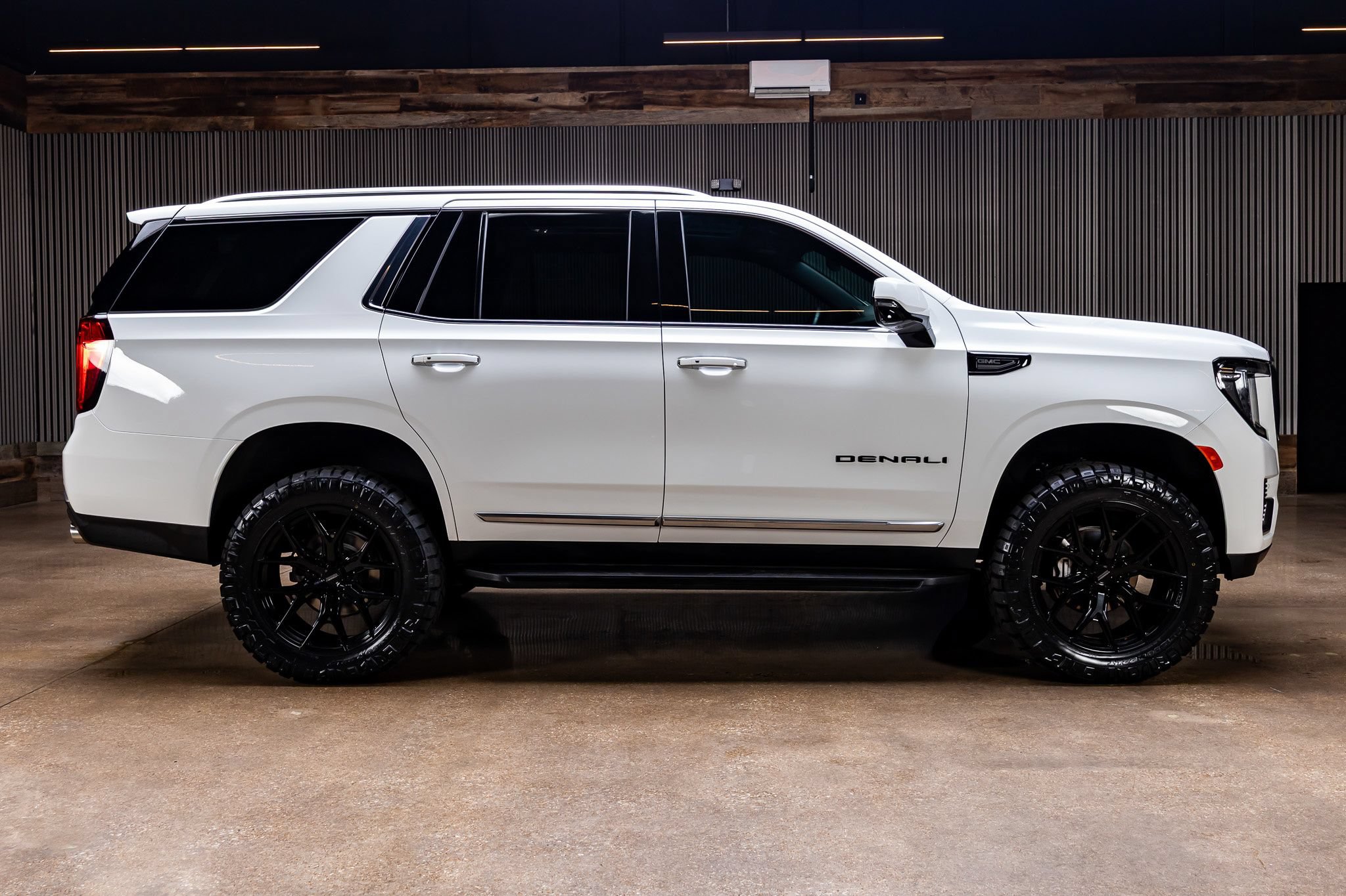 Used 2024 GMC Yukon Denali AWD/4WD image 11