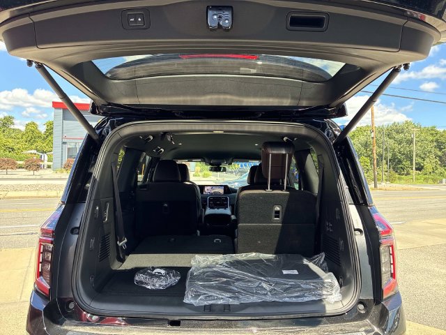 New 2026 Nissan Armada SL w/ Captain's Chari Seat Package AWD/4WD image 4