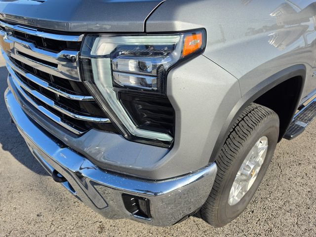Used 2026 Chevrolet Silverado 2500 LTZ AWD/4WD image 16