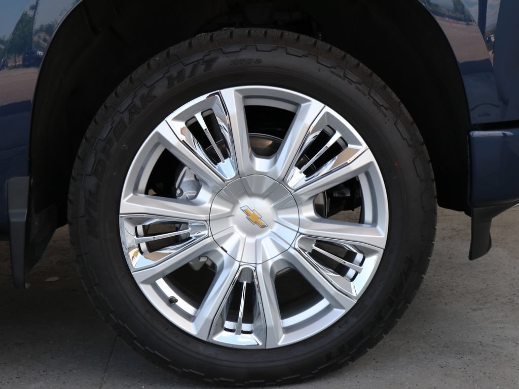 Used 2023 Chevrolet Silverado 1500 High Country w/ High Country Premium Package AWD/4WD image 50