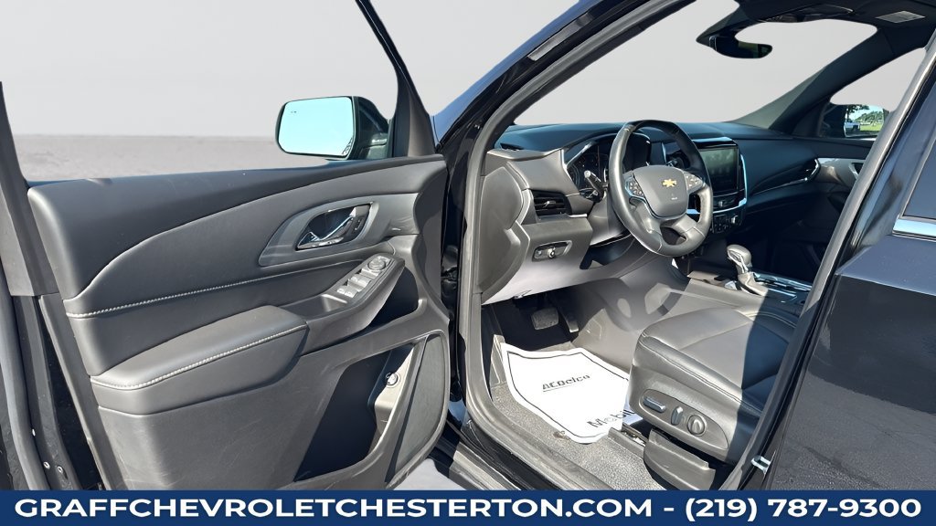 Used 2023 Chevrolet Traverse LT w/ Rear Camera Mirror Package AWD/4WD image 24
