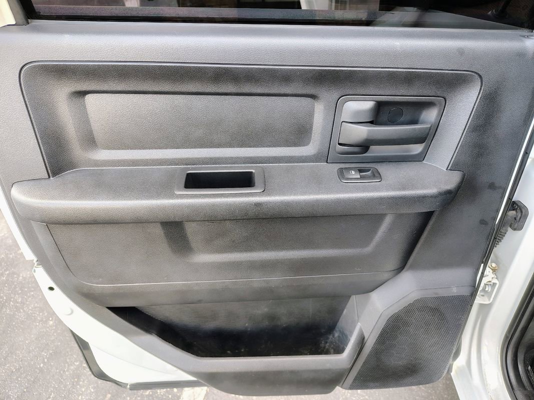 Used 2012 RAM 3500 ST w/ Chrome Appearance Group image 11