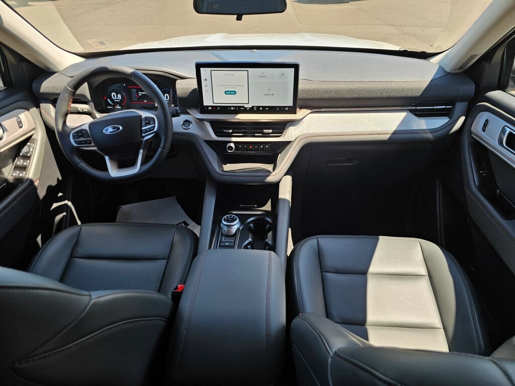 Certified 2025 Ford Explorer Active w/ Active Comfort Package AWD/4WD image 14