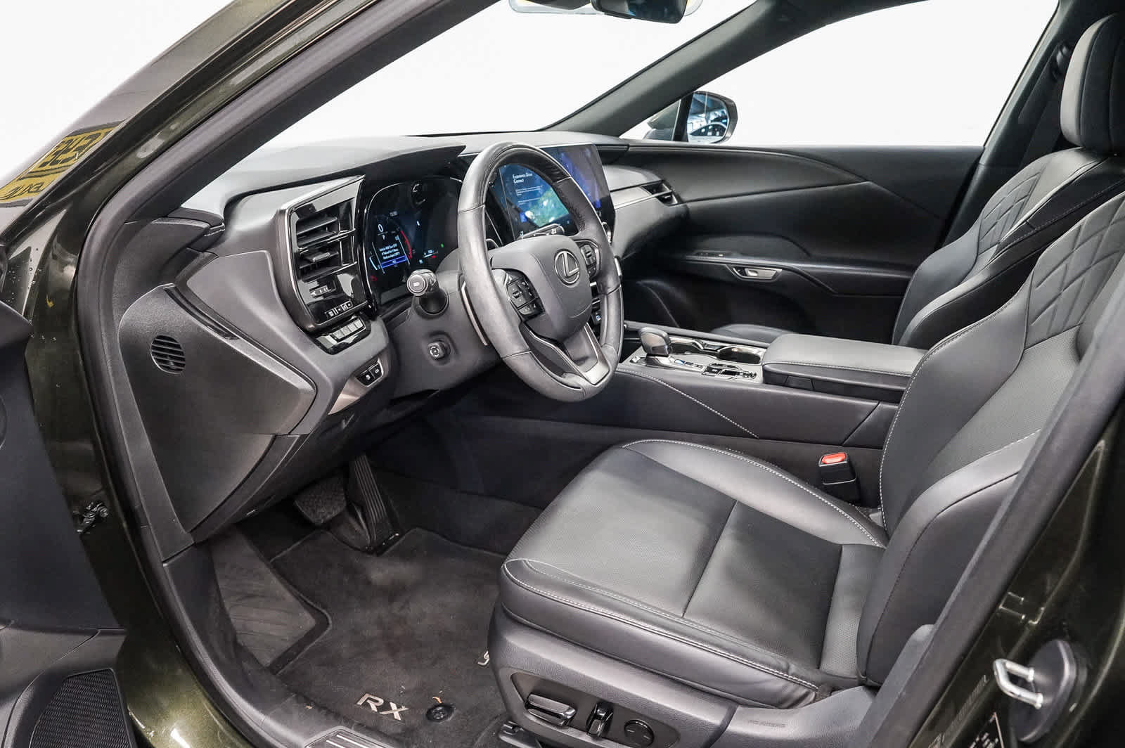 Used 2025 Lexus RX 350 Premium w/ Convenience Package FWD image 18