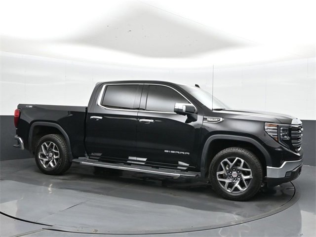 Used 2023 GMC Sierra 1500 SLT w/ SLT Premium Package image 2