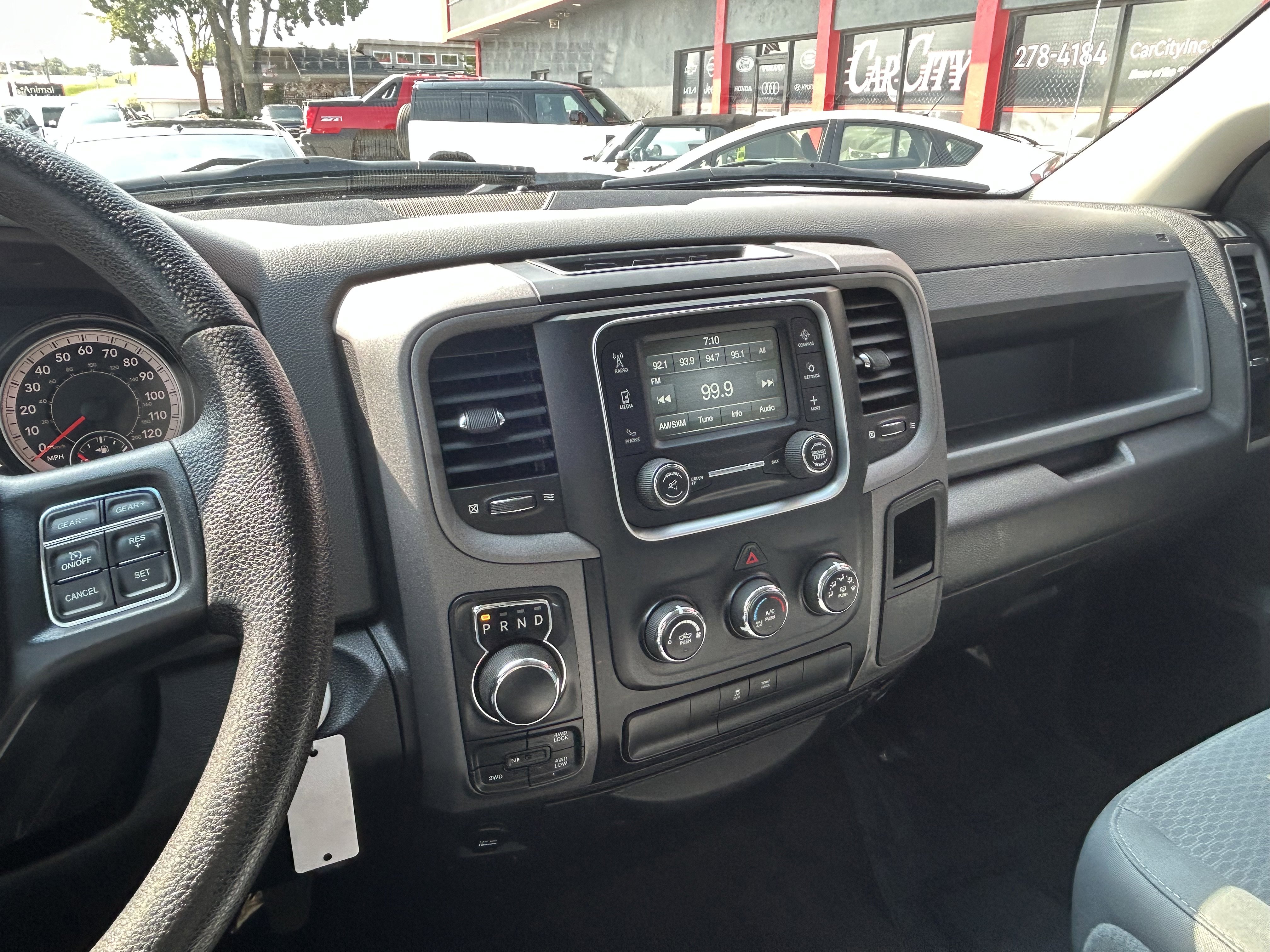 Used 2017 RAM 1500 Express image 11
