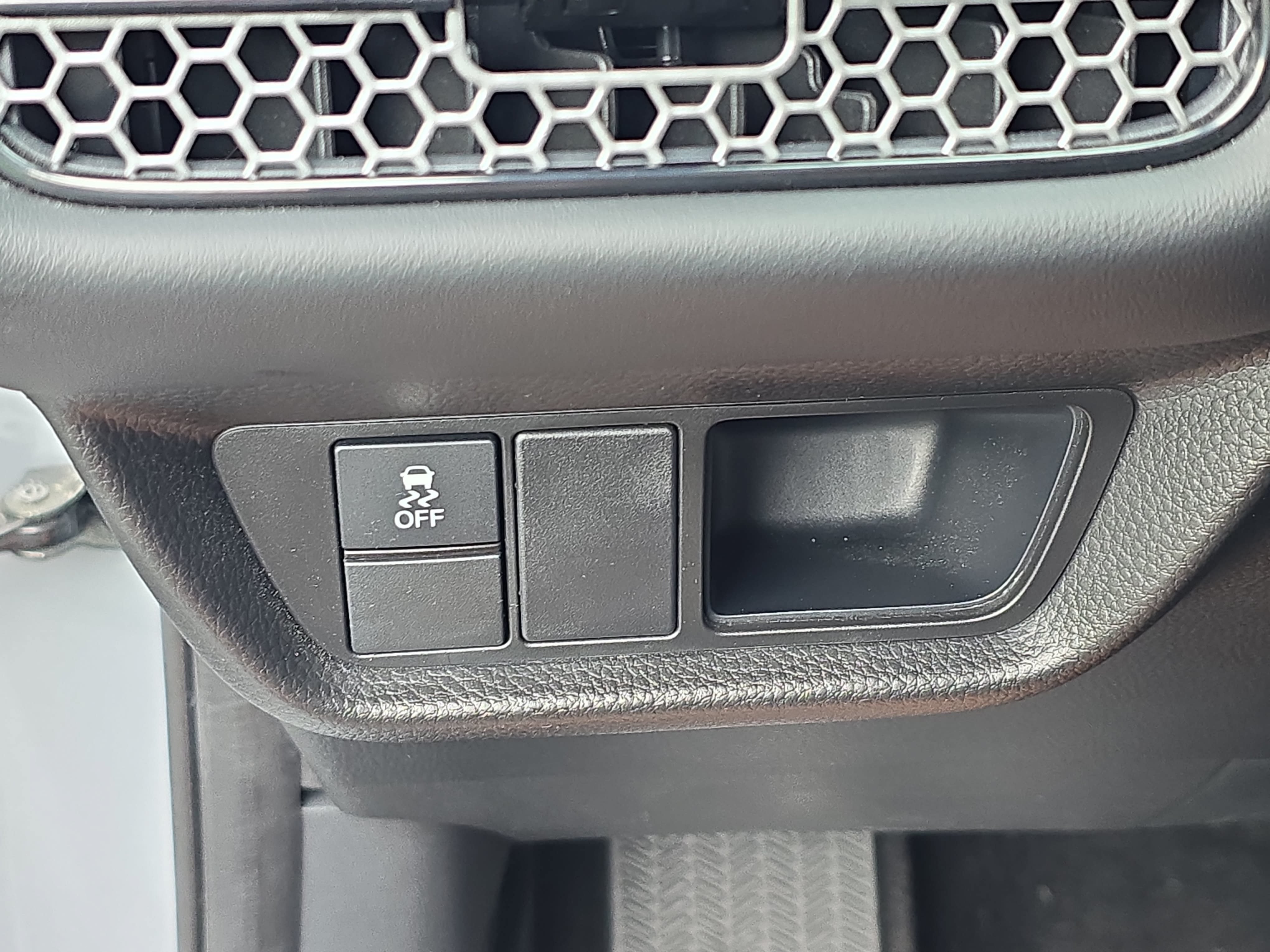 Used 2025 Honda HR-V Sport image 25
