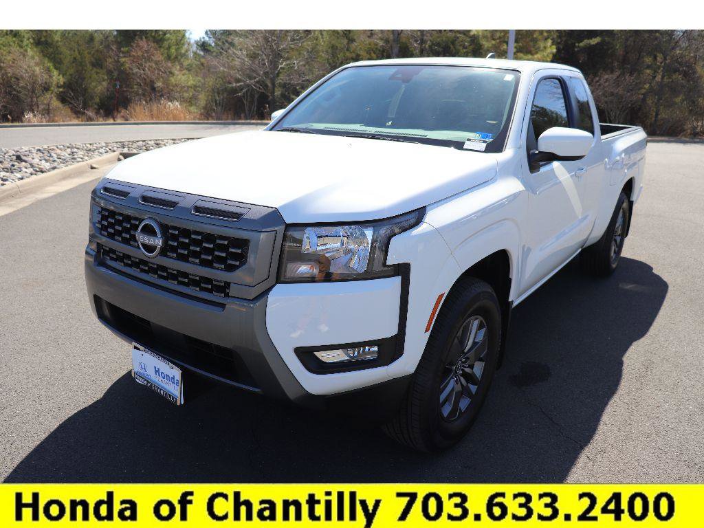 Used 2025 Nissan Frontier SV w/ SV Convenience Package image 3