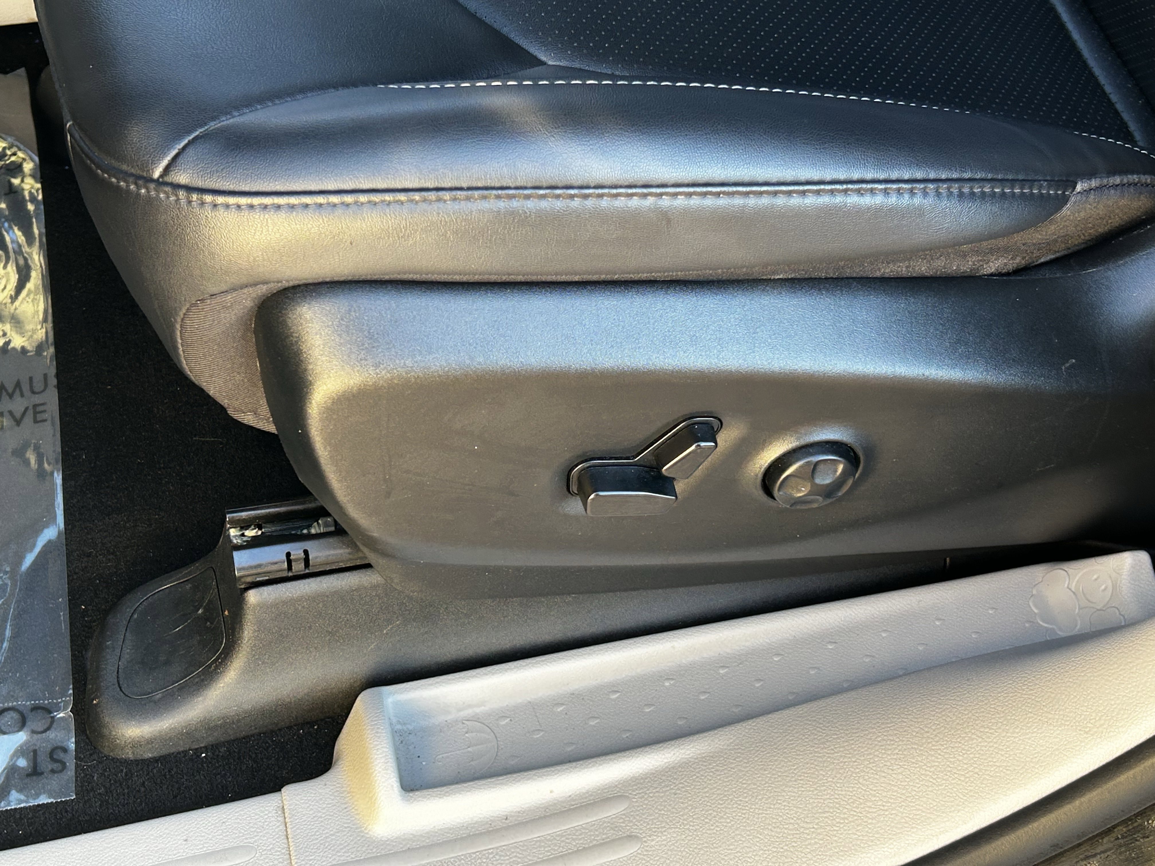 Certified 2024 Chrysler Pacifica Touring-L image 20