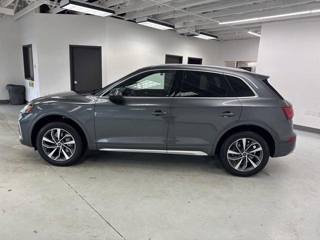 Used 2023 Audi Q5 2.0T Prestige w/ Prestige Package image 7