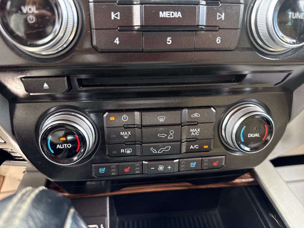 Used 2017 Ford F150 Lariat w/ Equipment Group 502A Luxury AWD/4WD image 36