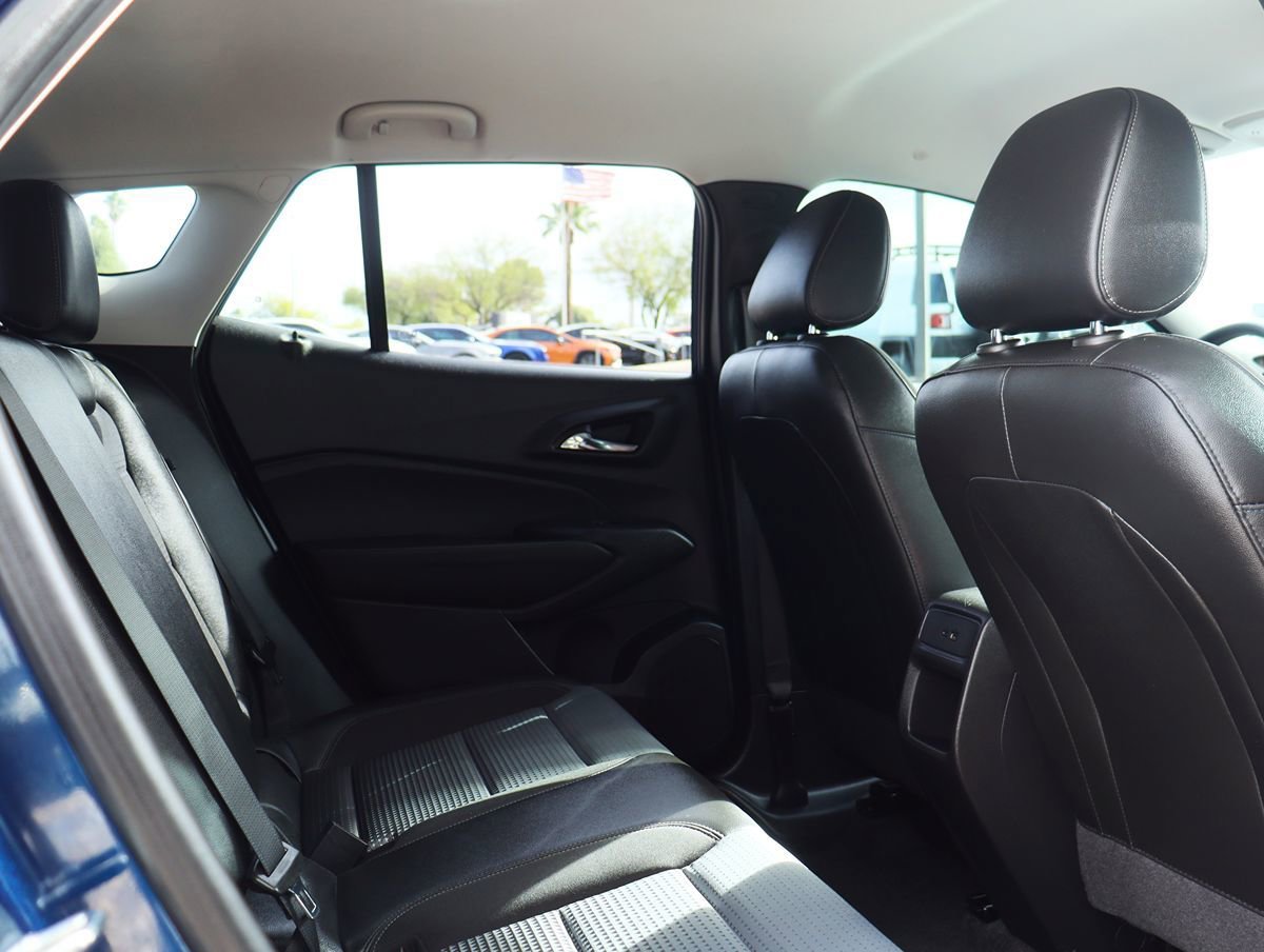 Used 2024 Chevrolet Trax LT w/ Driver Confidence Package FWD image 28