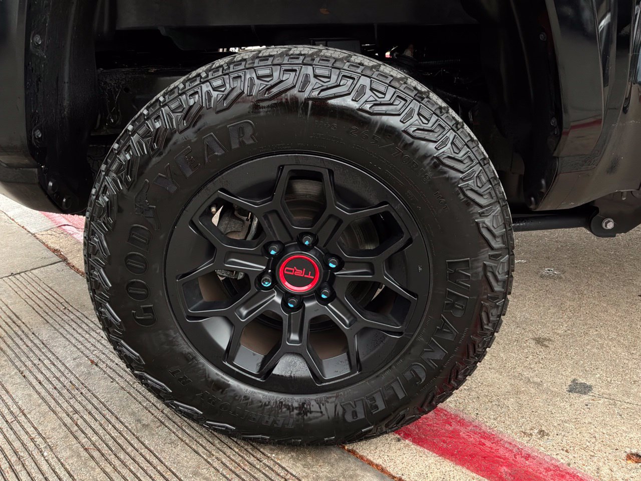Used 2024 Toyota Tacoma TRD Pro AWD/4WD image 9