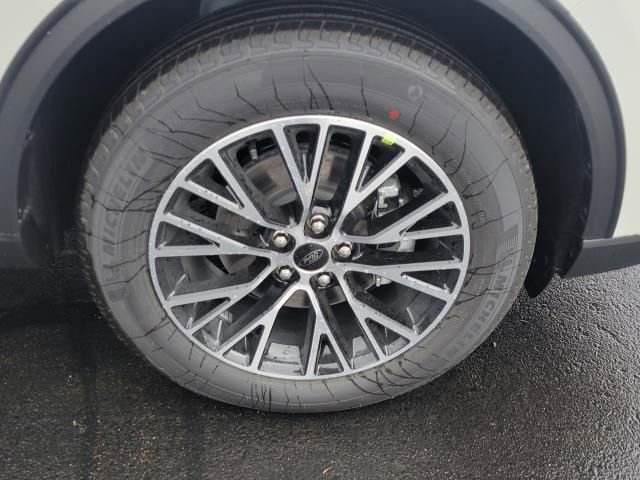 New 2026 Ford Escape SE w/ Class II Trailer Tow Package image 11